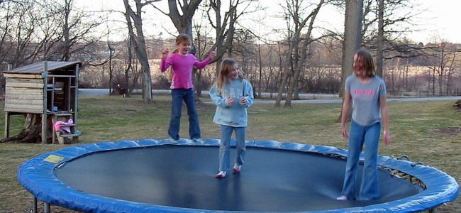 Tips: Slik unngår du trampolineulykker