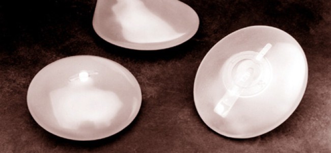 Større bryster – slik foregår det – silikon eller saltvann?