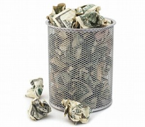 Å bruke dyre bankrådgivere er som å kaste penger i søpla